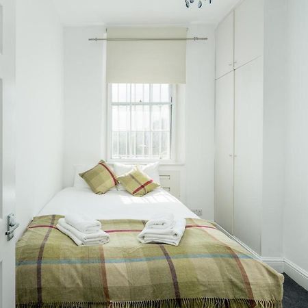 Cosy 1-Bed Flat On King'S Road In Chelsea, West Londonアパートメント エクステリア 写真