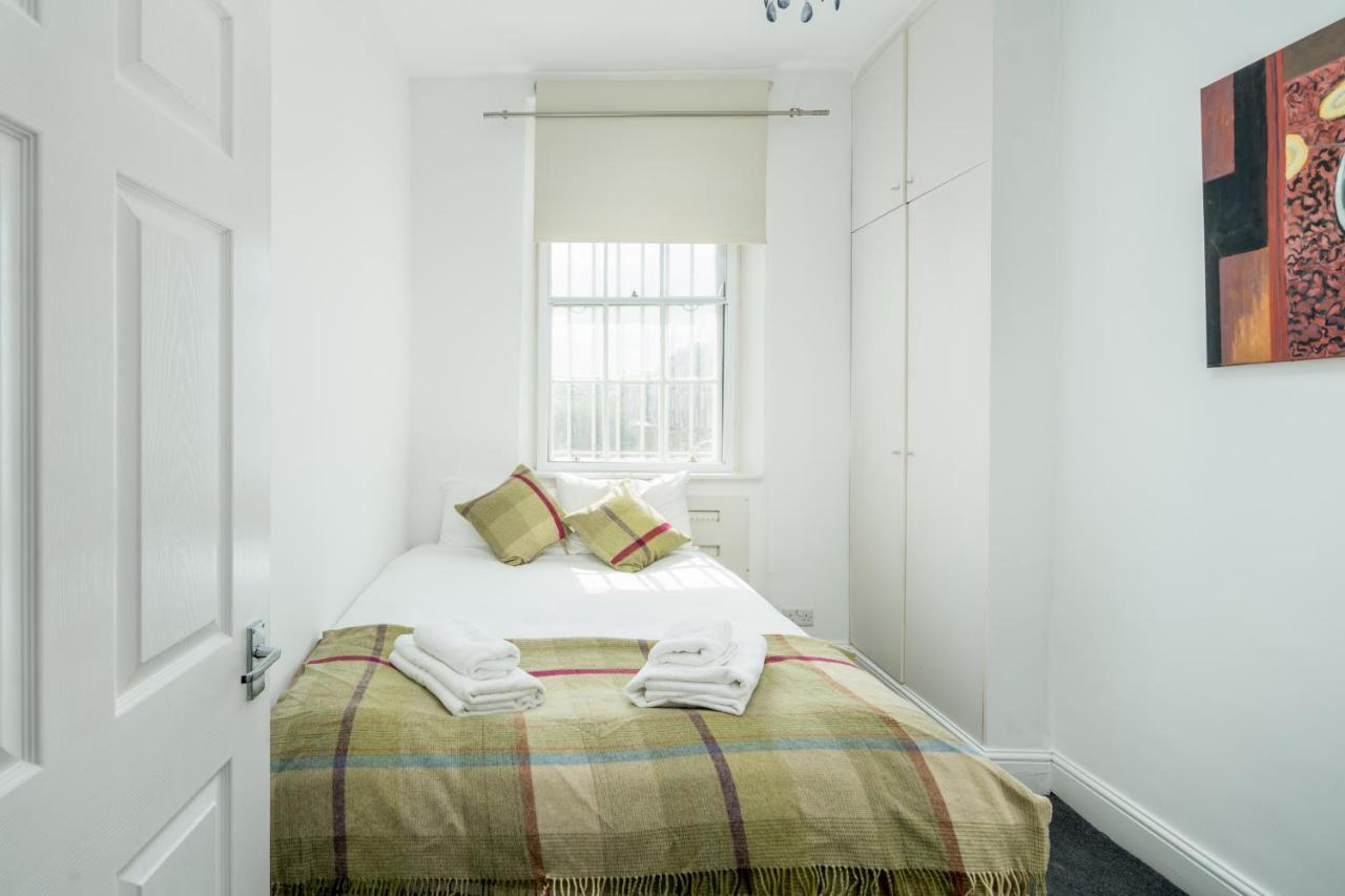 Cosy 1-Bed Flat On King'S Road In Chelsea, West Londonアパートメント エクステリア 写真