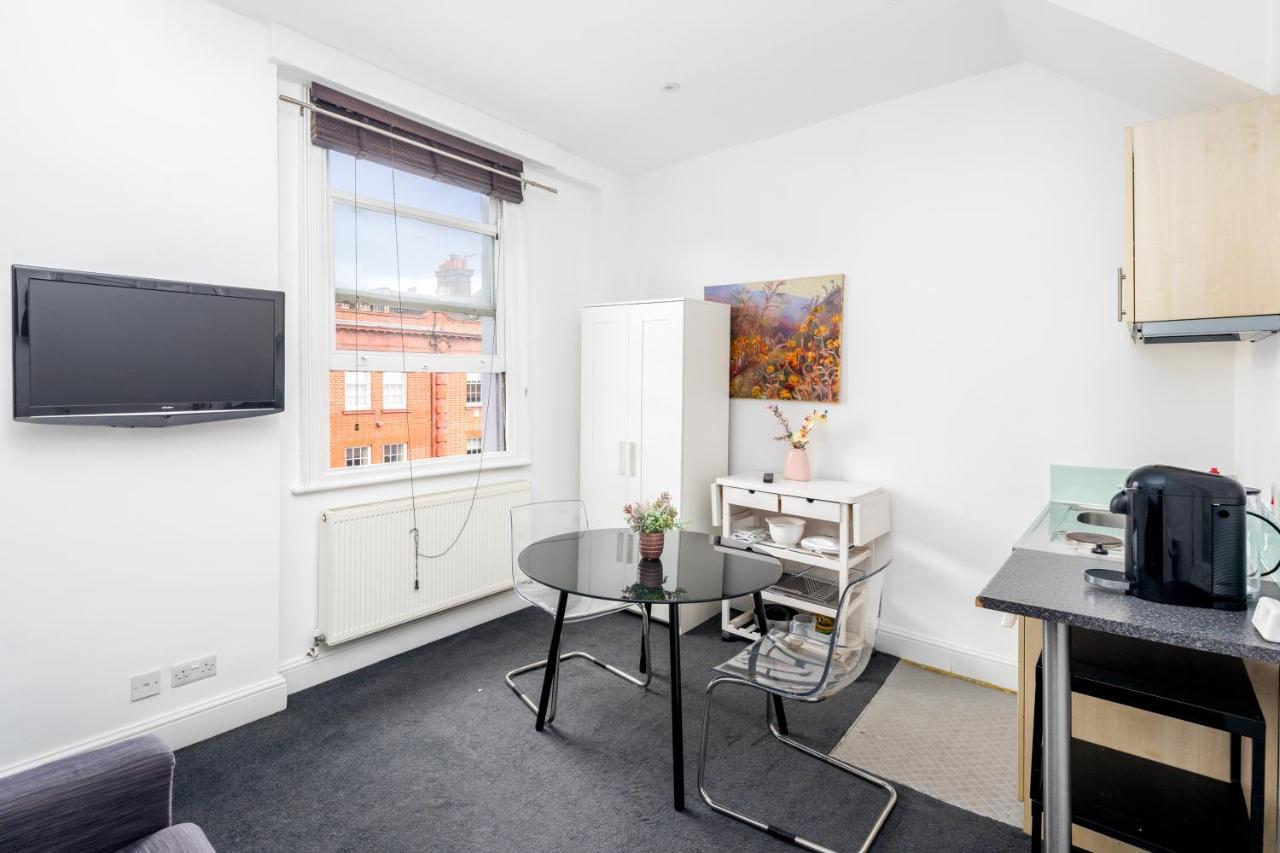 Cosy 1-Bed Flat On King'S Road In Chelsea, West Londonアパートメント エクステリア 写真