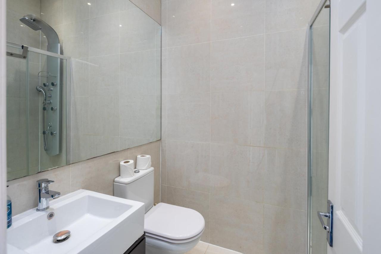 Cosy 1-Bed Flat On King'S Road In Chelsea, West Londonアパートメント エクステリア 写真