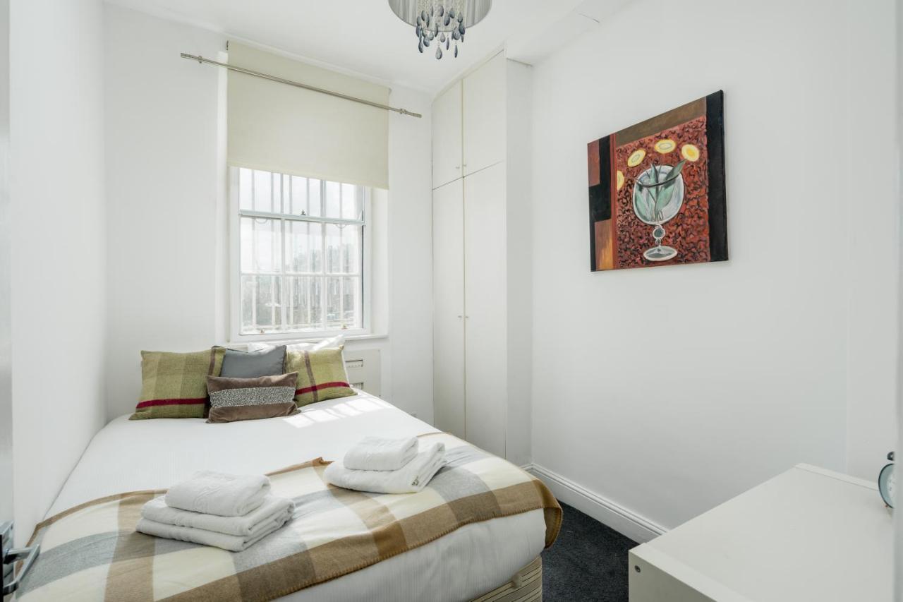 Cosy 1-Bed Flat On King'S Road In Chelsea, West Londonアパートメント エクステリア 写真